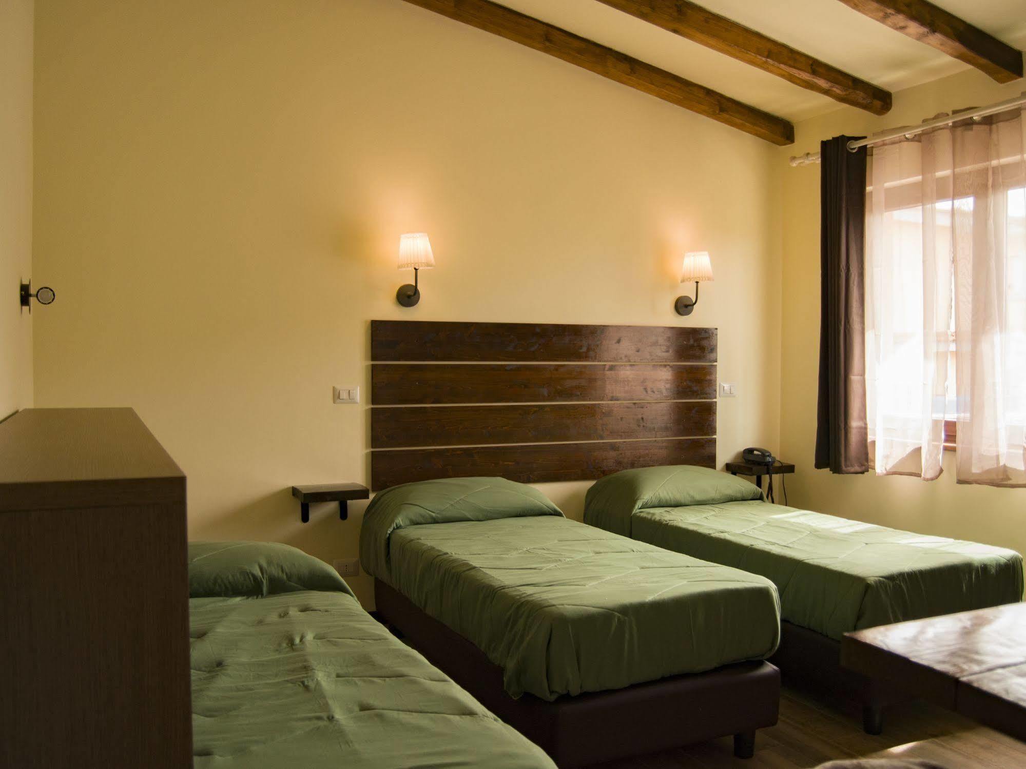 Sleep'N Go Hotel Fiumicino Bagian luar foto